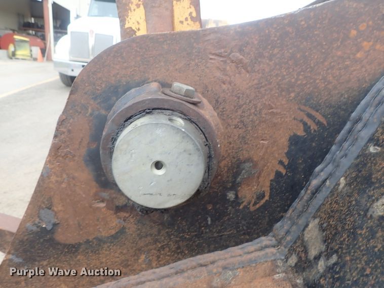 image for item DI4594 2005 John Deere 330C LC  excavator