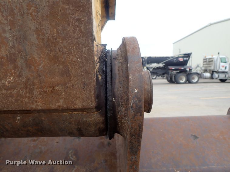 image for item DI4594 2005 John Deere 330C LC  excavator