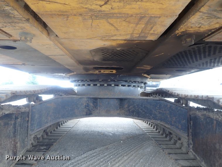 image for item DI4594 2005 John Deere 330C LC  excavator