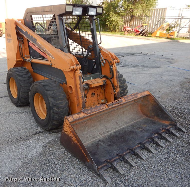 image for item DI8253 2004 Case 70XT  skid steer loader