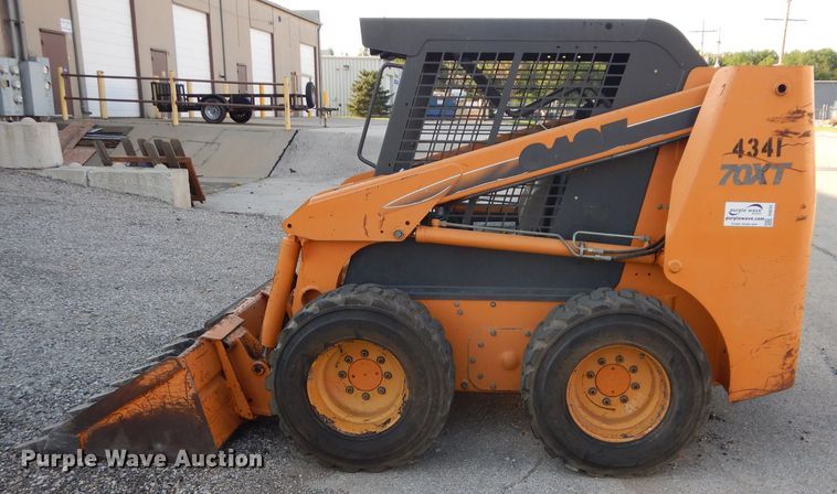 image for item DI8253 2004 Case 70XT  skid steer loader