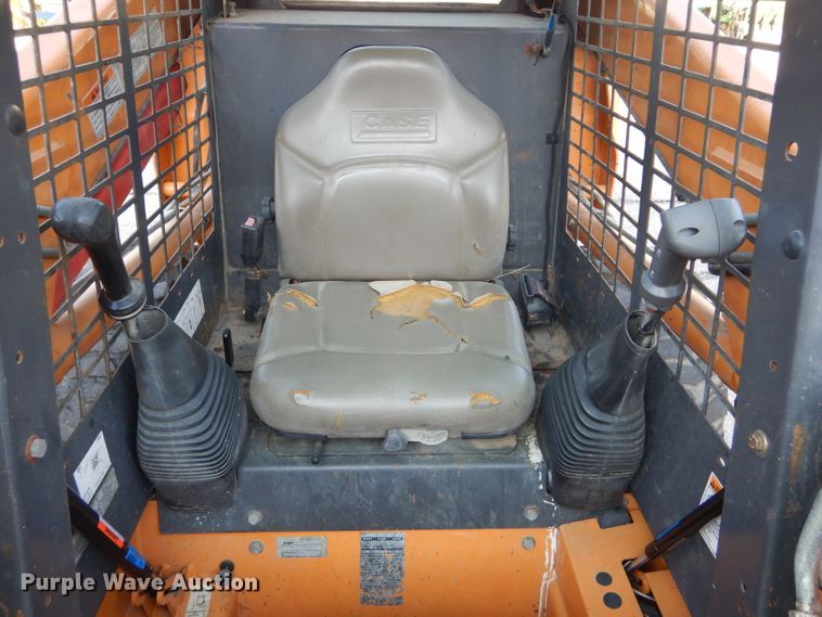 image for item DI8253 2004 Case 70XT  skid steer loader