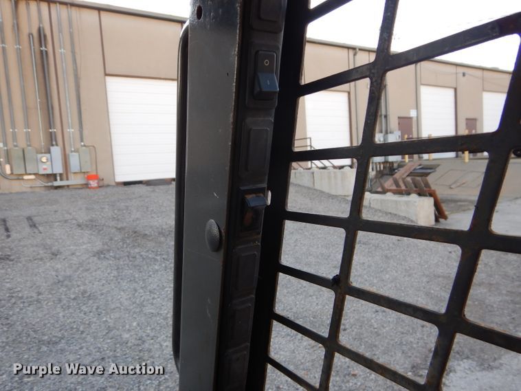 image for item DI8253 2004 Case 70XT  skid steer loader