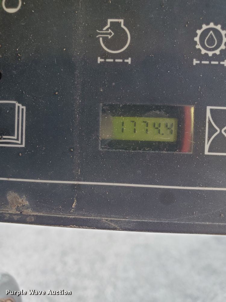 image for item DI8253 2004 Case 70XT  skid steer loader