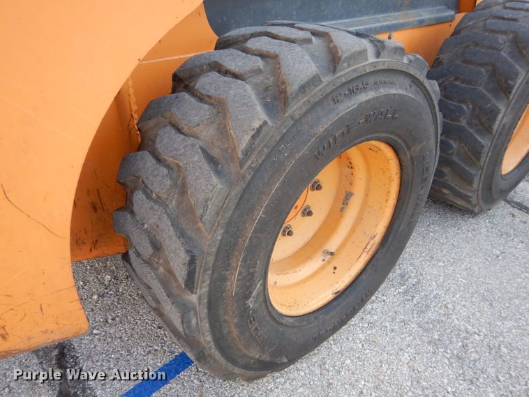 image for item DI8253 2004 Case 70XT  skid steer loader