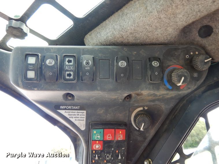 image for item DJ3486 2014 John Deere 333E  tracked skid steer loader