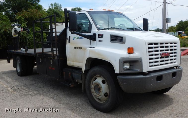 image for item DJ4329 2004 GMC C6500  crane truck