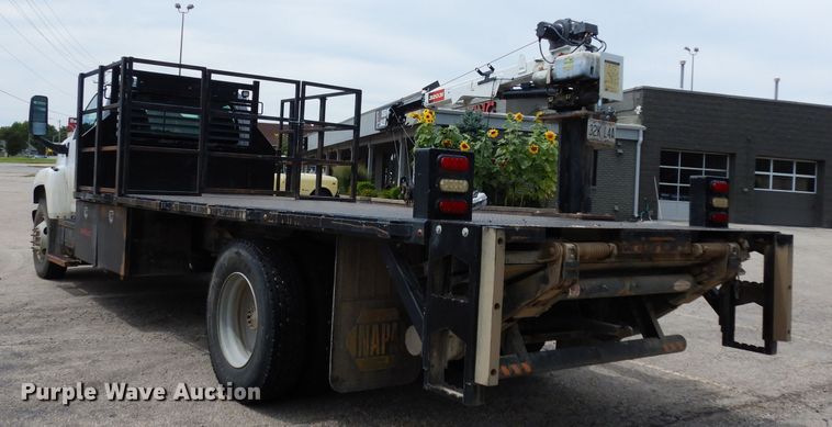 image for item DJ4329 2004 GMC C6500  crane truck