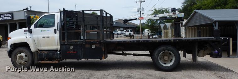 image for item DJ4329 2004 GMC C6500  crane truck