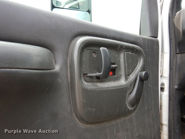 image for item DJ4329 2004 GMC C6500  crane truck