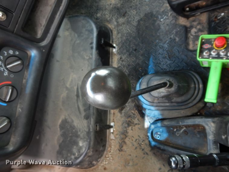 image for item DJ4329 2004 GMC C6500  crane truck