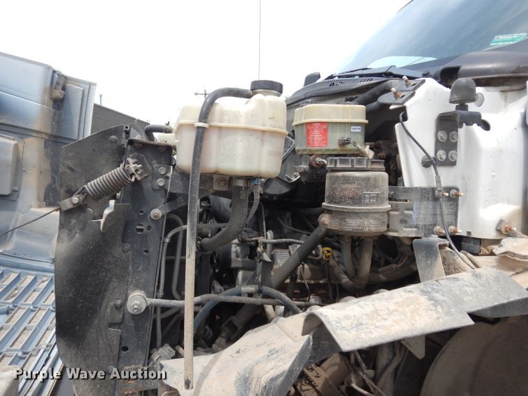 image for item DJ4329 2004 GMC C6500  crane truck