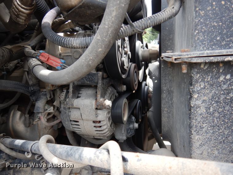 image for item DJ4329 2004 GMC C6500  crane truck