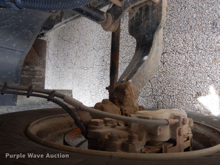 image for item DJ4329 2004 GMC C6500  crane truck