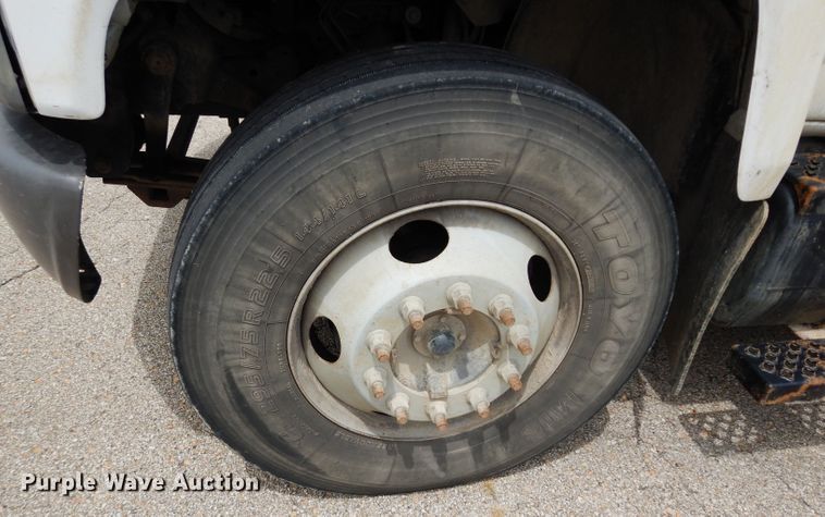 image for item DJ4329 2004 GMC C6500  crane truck