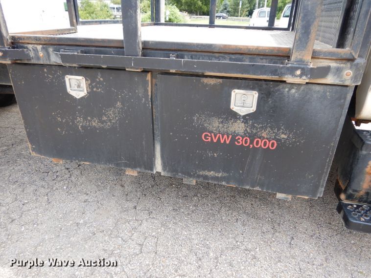 image for item DJ4329 2004 GMC C6500  crane truck