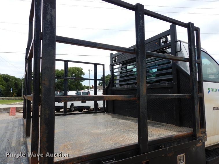 image for item DJ4329 2004 GMC C6500  crane truck