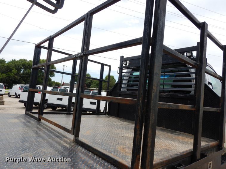 image for item DJ4329 2004 GMC C6500  crane truck