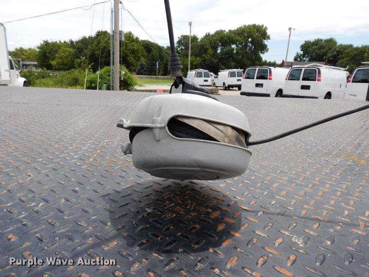 image for item DJ4329 2004 GMC C6500  crane truck