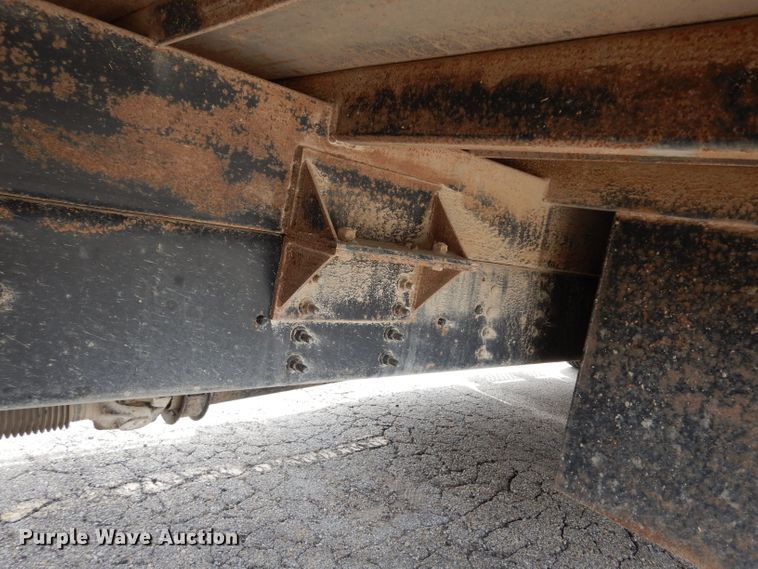 image for item DJ4329 2004 GMC C6500  crane truck