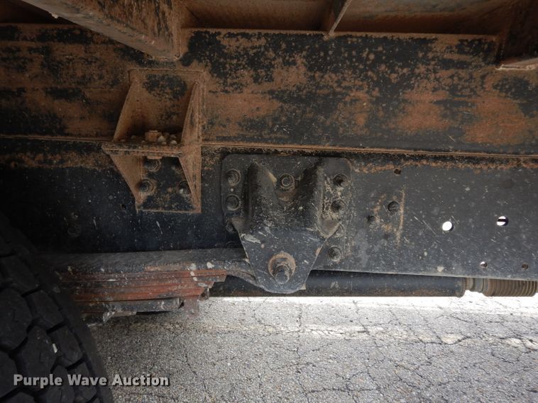 image for item DJ4329 2004 GMC C6500  crane truck