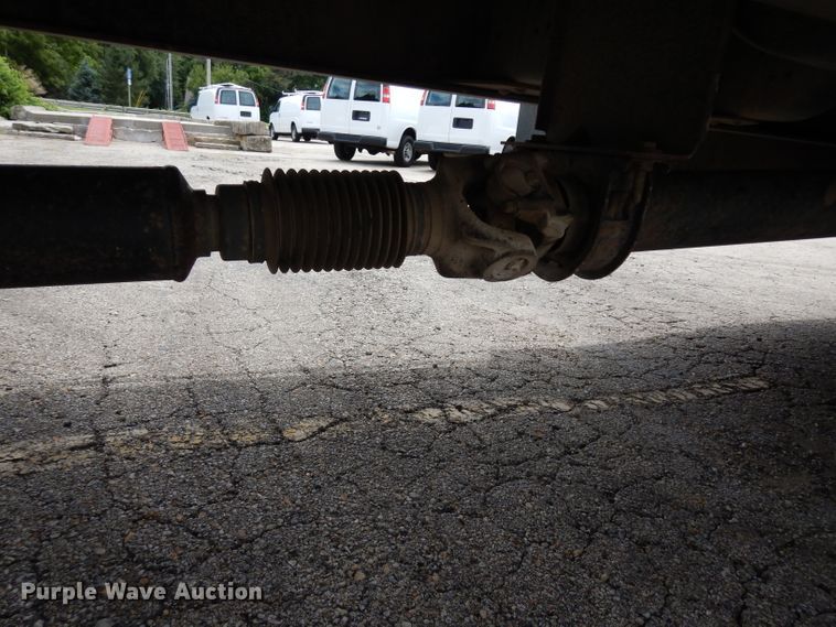 image for item DJ4329 2004 GMC C6500  crane truck