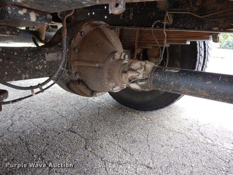 image for item DJ4329 2004 GMC C6500  crane truck