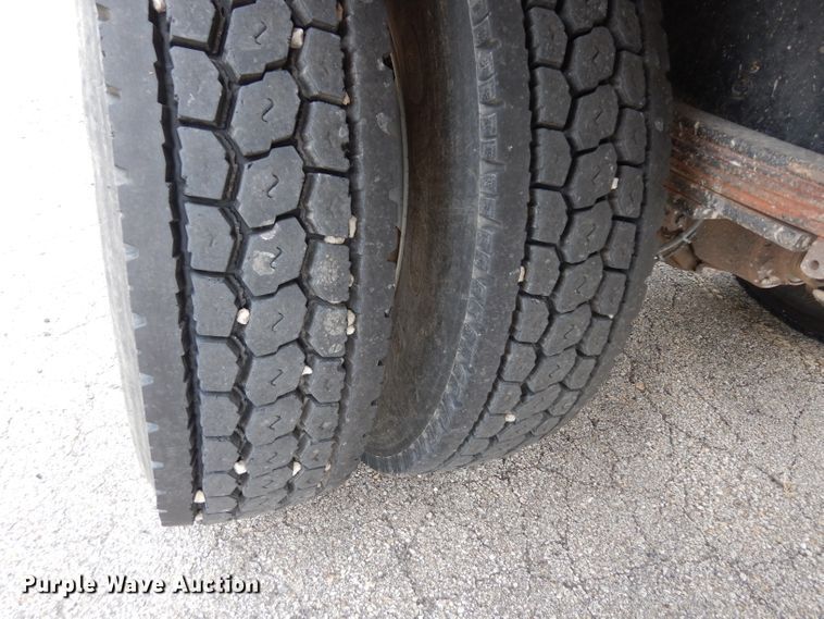 image for item DJ4329 2004 GMC C6500  crane truck