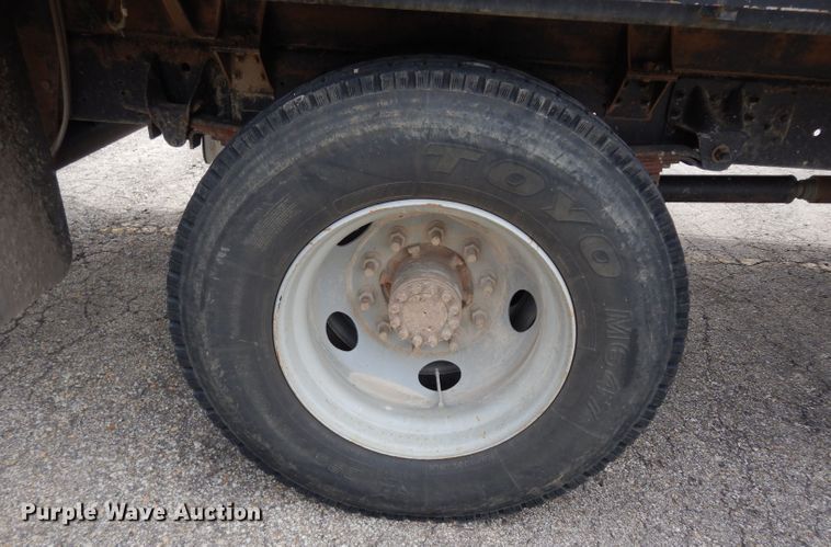 image for item DJ4329 2004 GMC C6500  crane truck