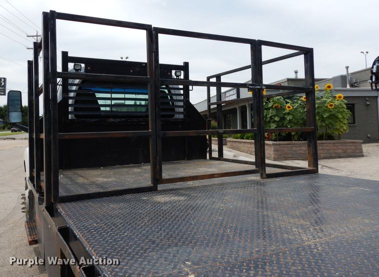 image for item DJ4329 2004 GMC C6500  crane truck