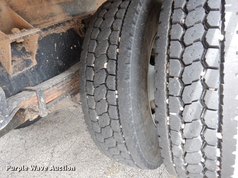 image for item DJ4329 2004 GMC C6500  crane truck