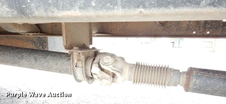 image for item DJ4329 2004 GMC C6500  crane truck