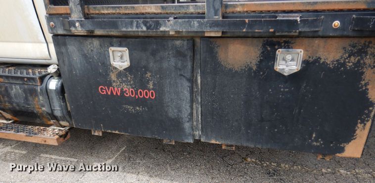 image for item DJ4329 2004 GMC C6500  crane truck