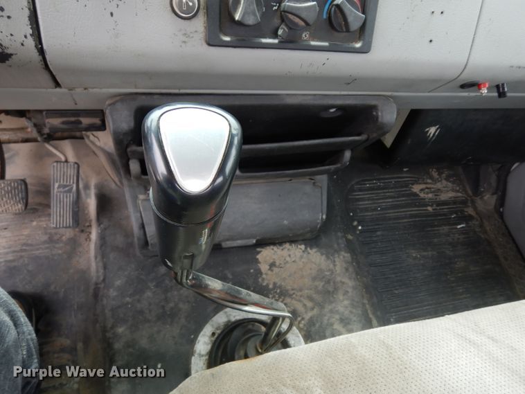 image for item DJ4337 2002 Freightliner FL112  truck cab and chassis