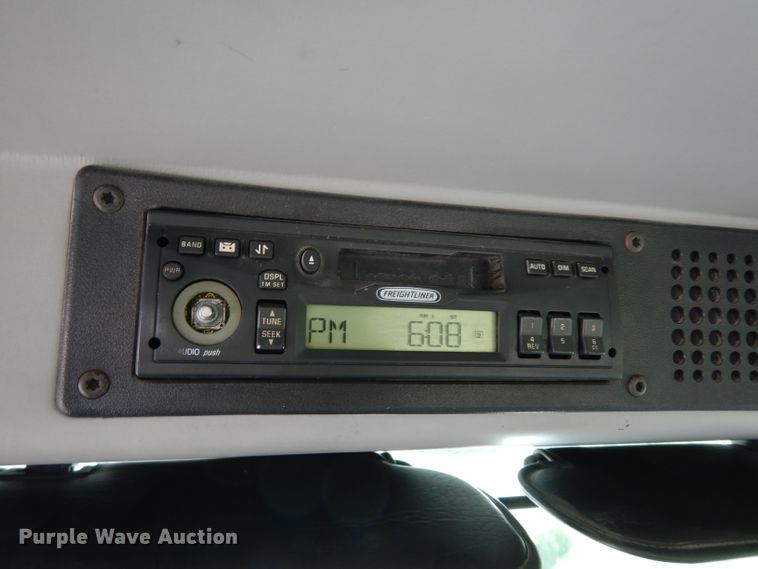 image for item DJ4337 2002 Freightliner FL112  truck cab and chassis