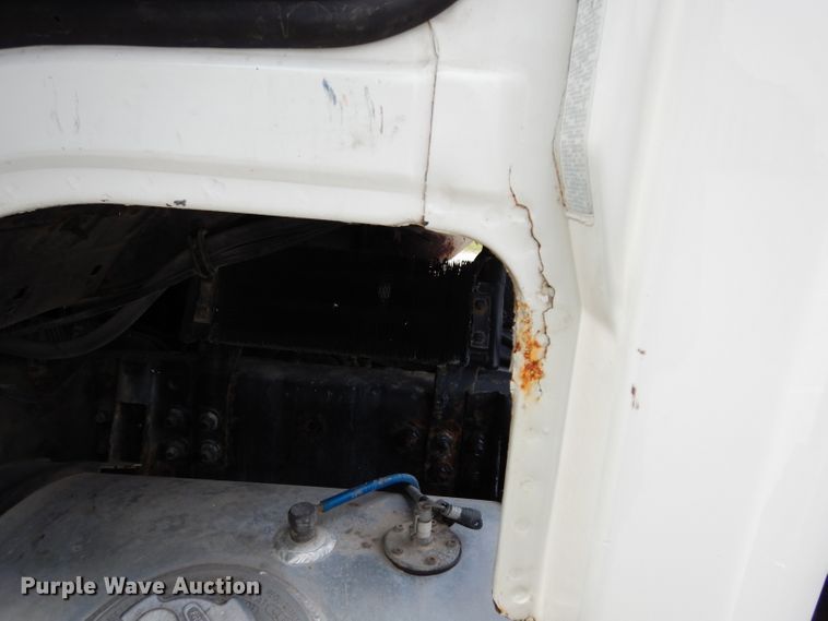 image for item DJ4337 2002 Freightliner FL112  truck cab and chassis