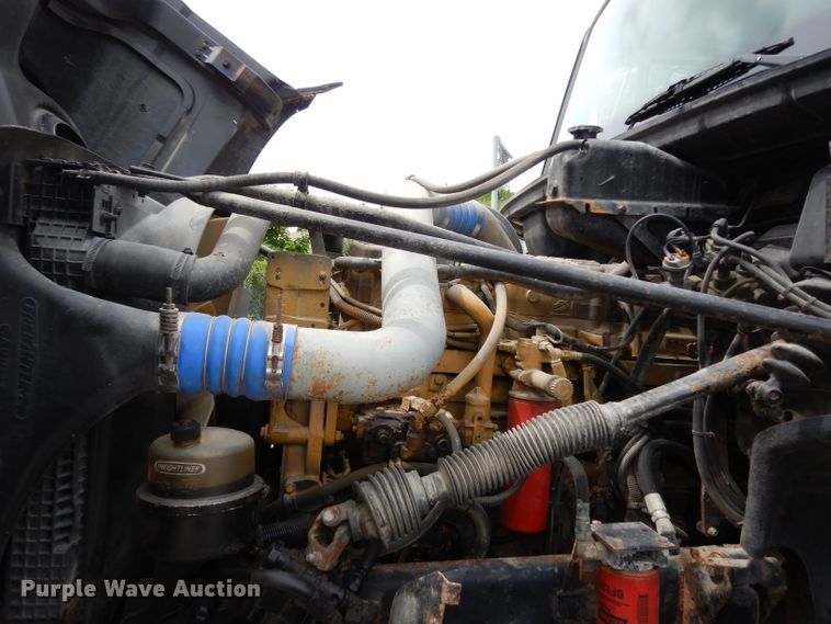 image for item DJ4337 2002 Freightliner FL112  truck cab and chassis