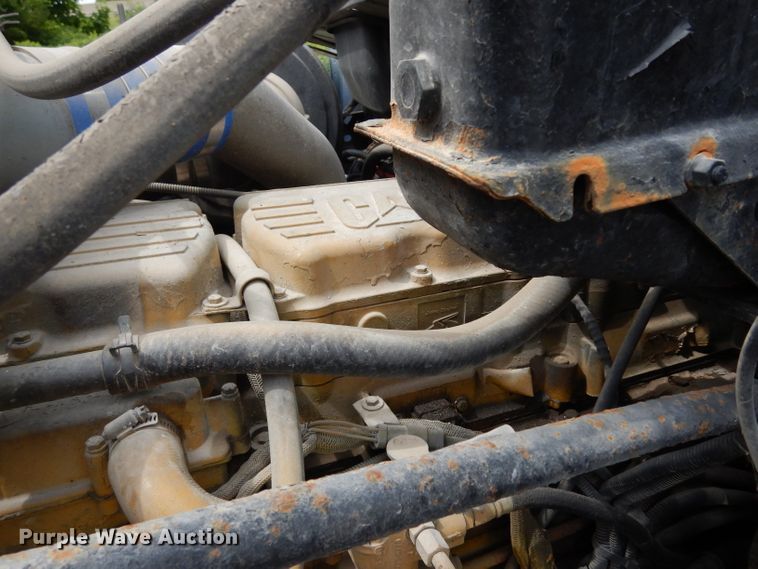 image for item DJ4337 2002 Freightliner FL112  truck cab and chassis