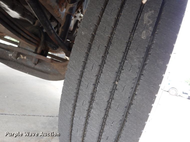 image for item DJ4337 2002 Freightliner FL112  truck cab and chassis