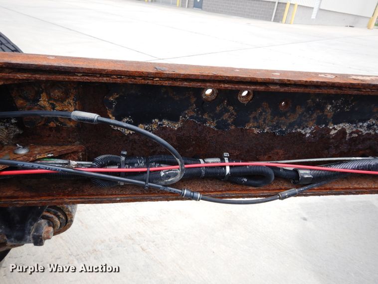 image for item DJ4337 2002 Freightliner FL112  truck cab and chassis