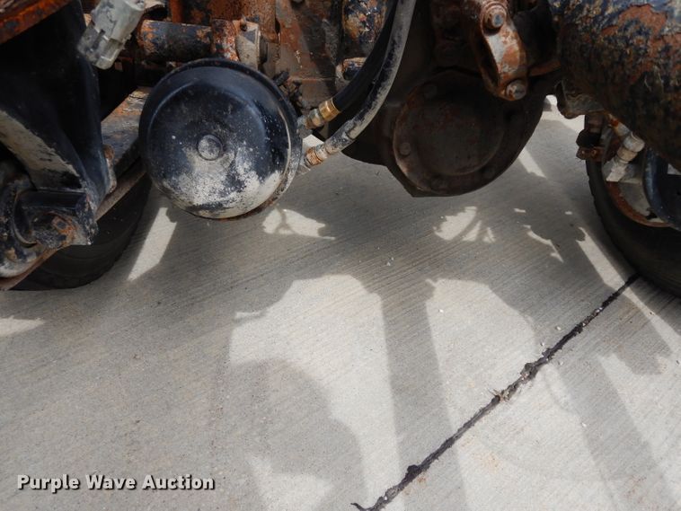 image for item DJ4337 2002 Freightliner FL112  truck cab and chassis