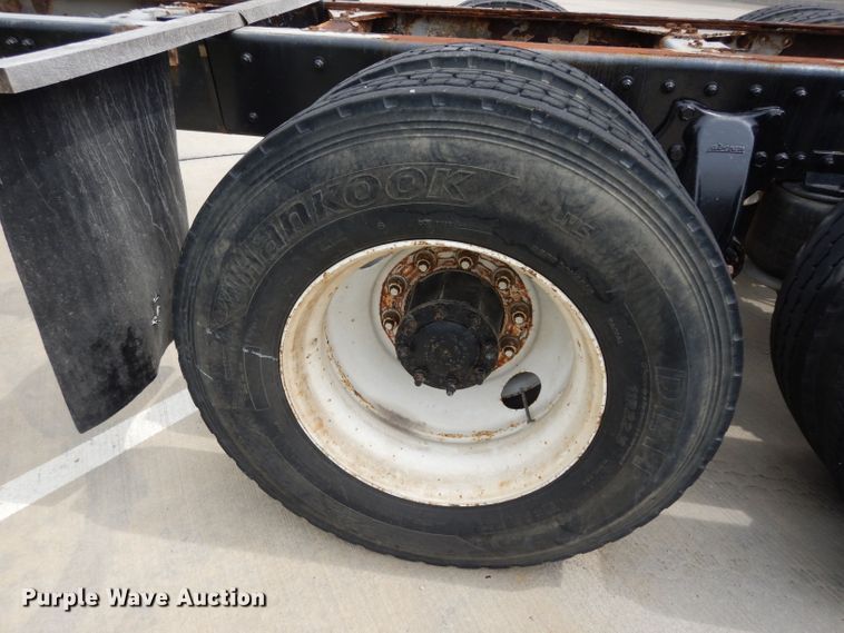 image for item DJ4337 2002 Freightliner FL112  truck cab and chassis