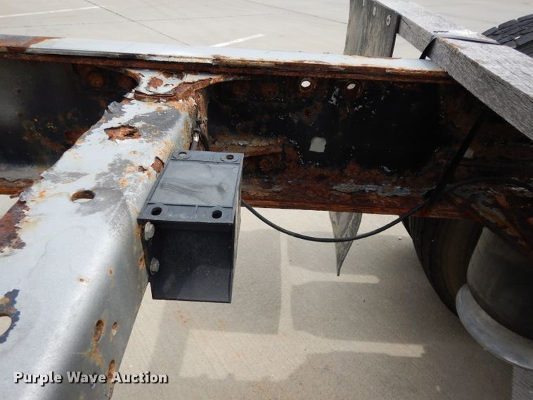 image for item DJ4337 2002 Freightliner FL112  truck cab and chassis