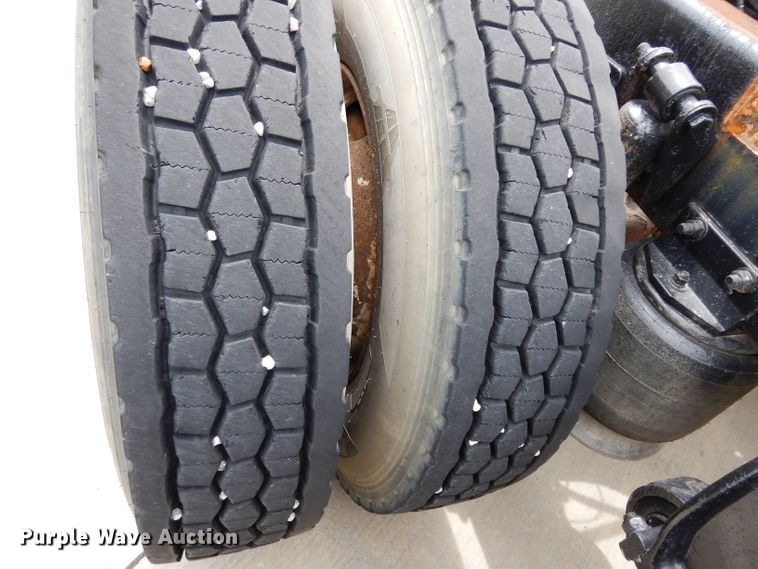 image for item DJ4337 2002 Freightliner FL112  truck cab and chassis