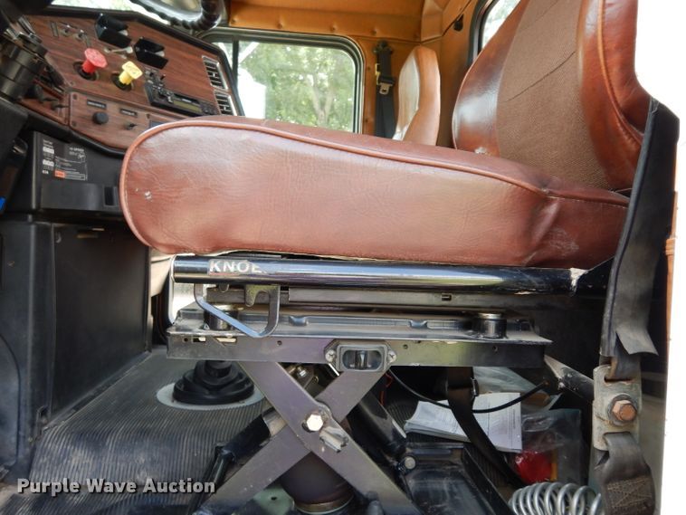 image for item DJ4345 2002 Freightliner FLD  crane truck