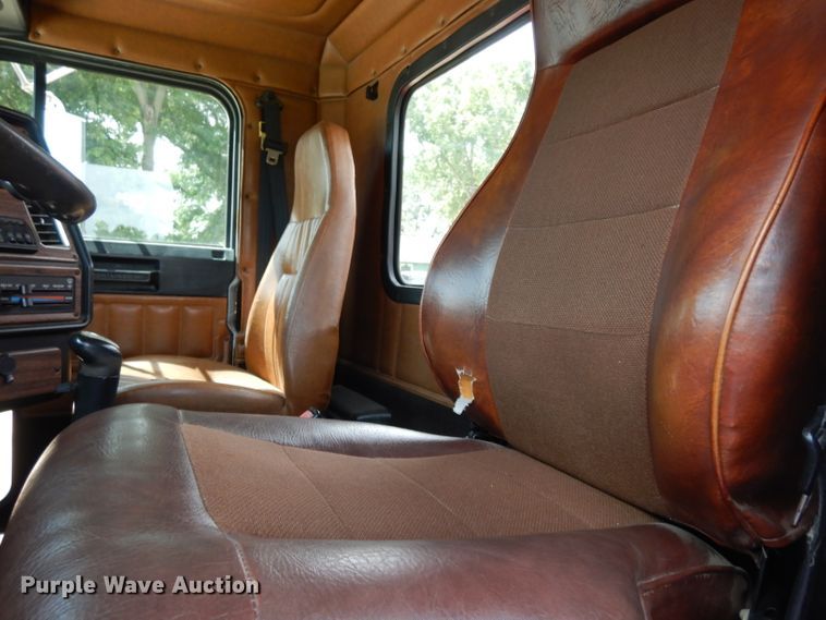 image for item DJ4345 2002 Freightliner FLD  crane truck