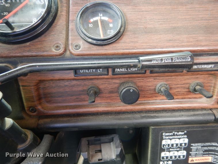 image for item DJ4345 2002 Freightliner FLD  crane truck