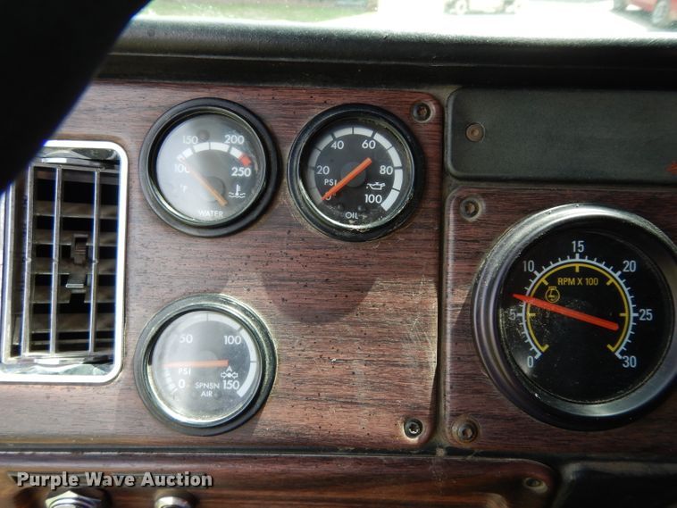 image for item DJ4345 2002 Freightliner FLD  crane truck