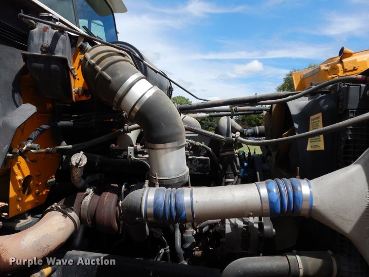 image for item DJ4345 2002 Freightliner FLD  crane truck