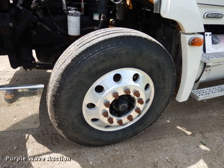 image for item DJ4345 2002 Freightliner FLD  crane truck